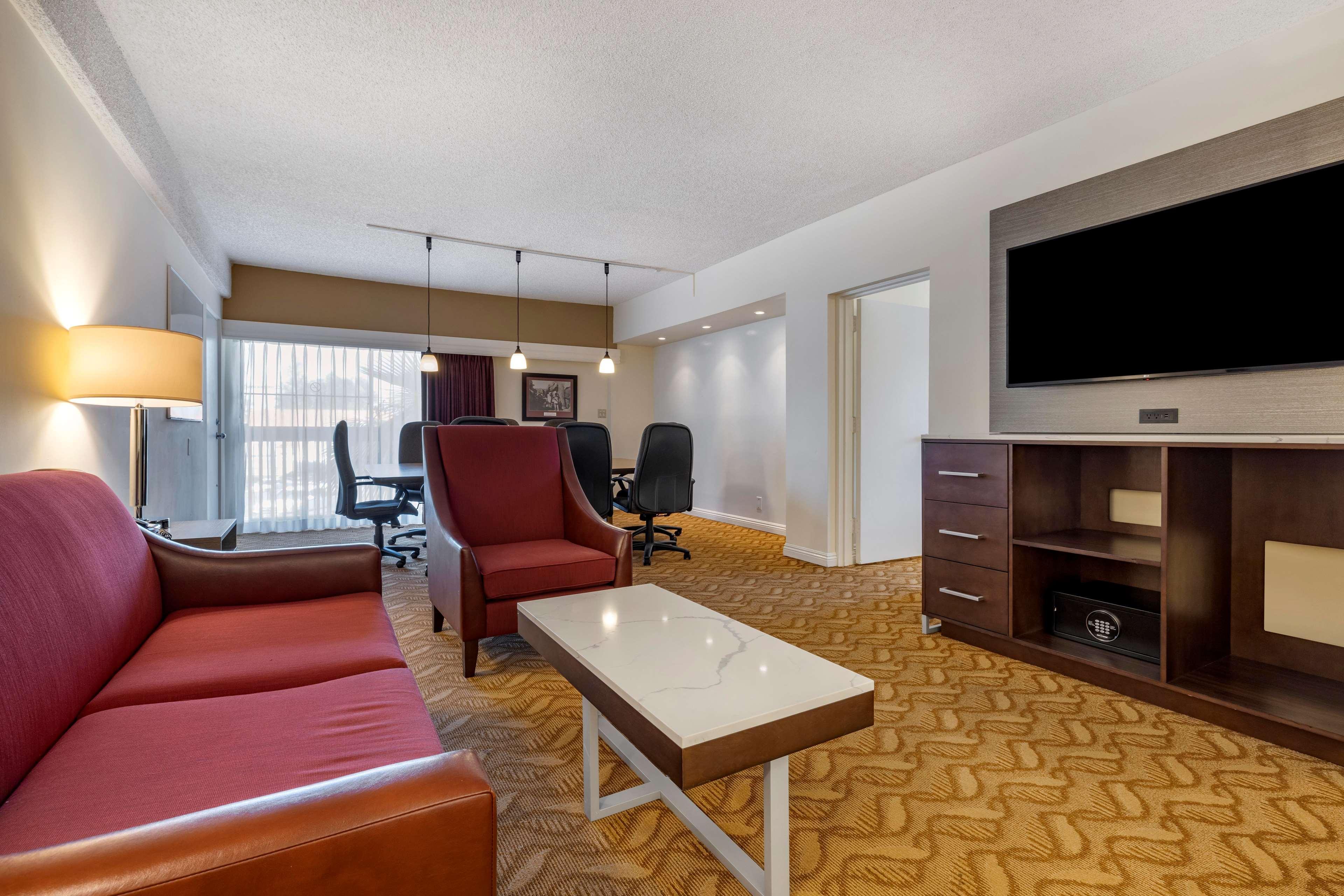 Best Western Plus Thousand Oaks Inn Ngoại thất bức ảnh