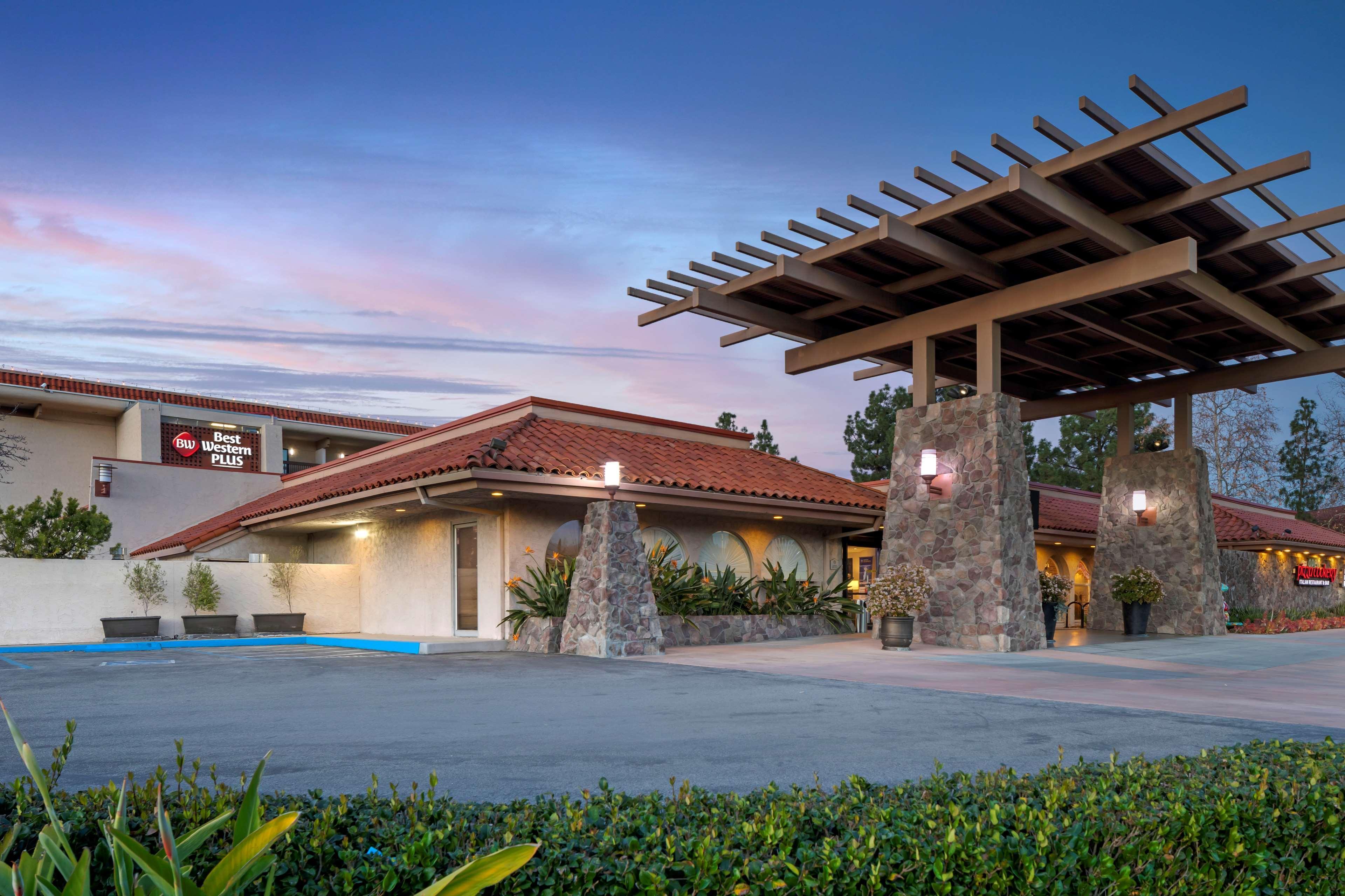 Best Western Plus Thousand Oaks Inn Ngoại thất bức ảnh
