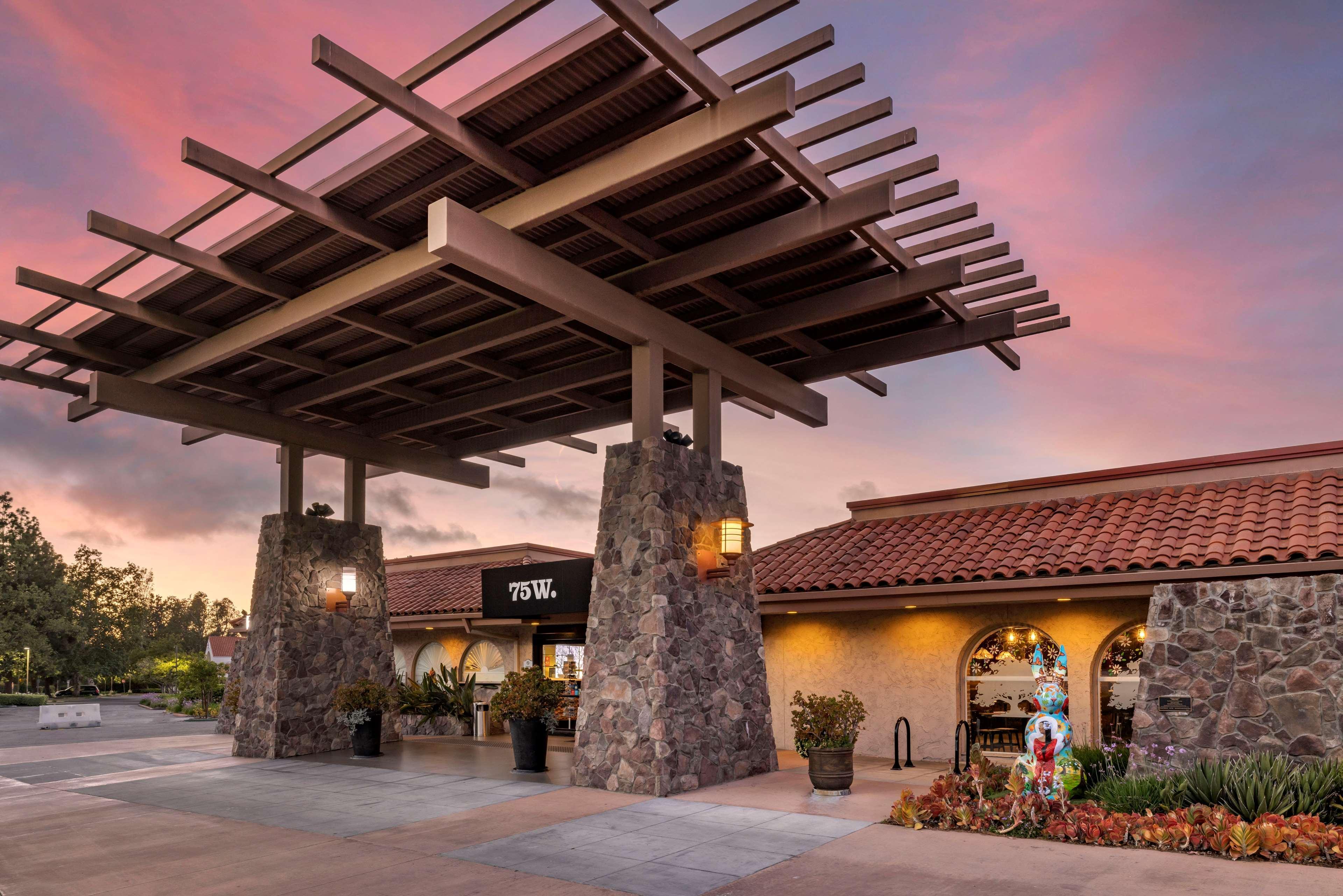 Best Western Plus Thousand Oaks Inn Ngoại thất bức ảnh